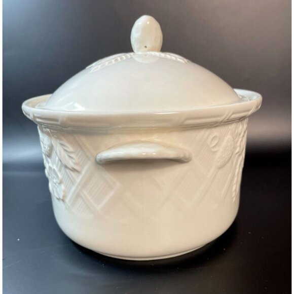 Mikasa English Countryside White 2 Quart Oval Casserole Dish - Picture 3 of 6